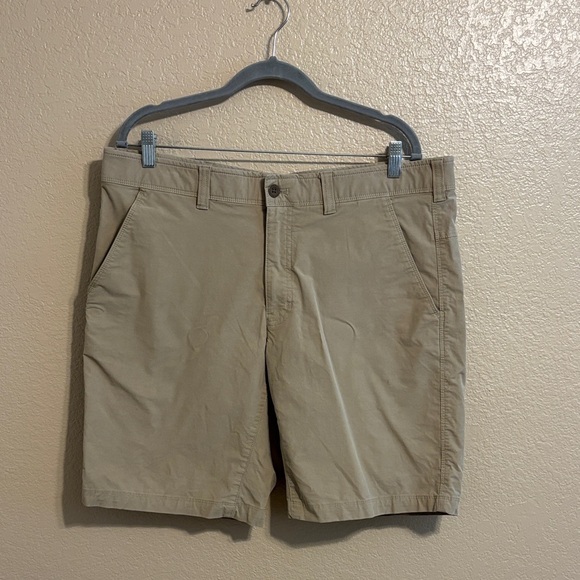 Eddie Bauer Men’s Tan Casual Chino Shorts Size 38 Cotton Flat Front - Picture 1 of 8